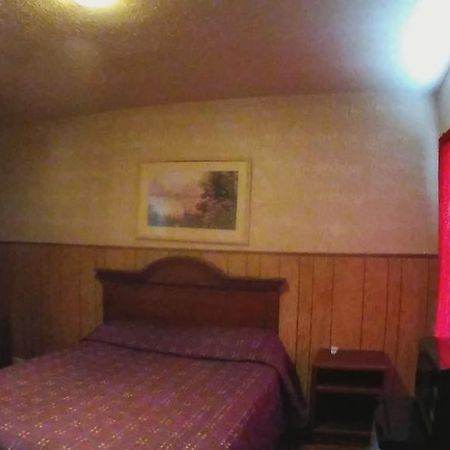 Colonial Motel Marshalltown Εξωτερικό φωτογραφία